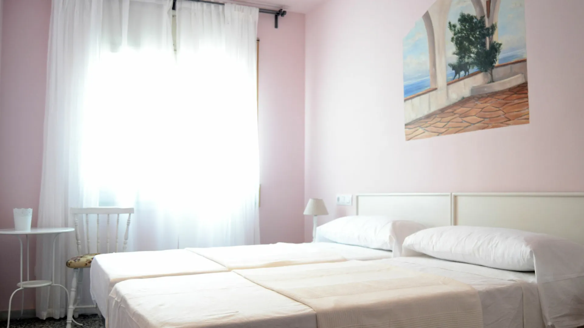 Hostal Isabel II Figueres  Spagna