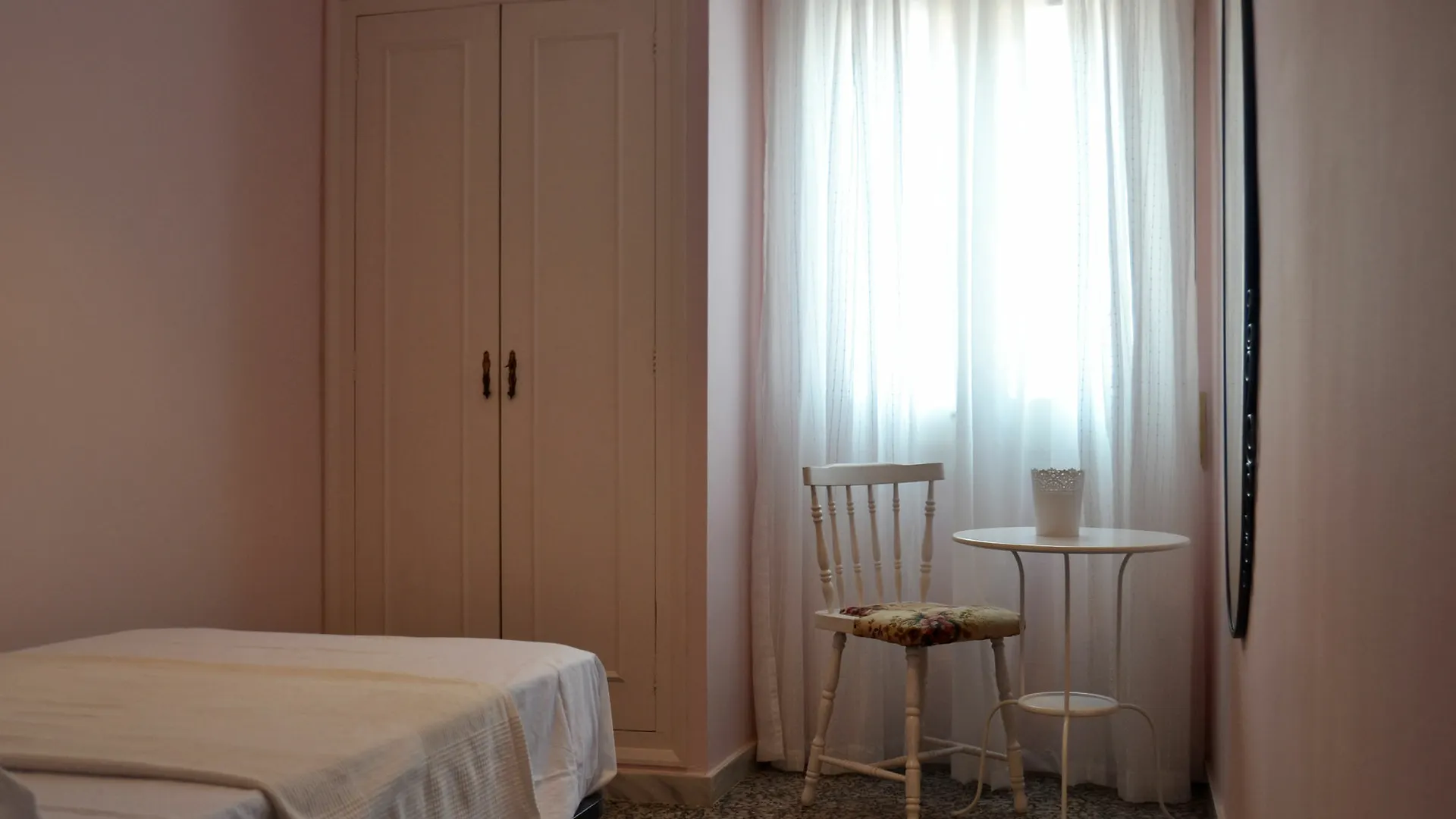 Guest house Hostal Isabel II Figueres