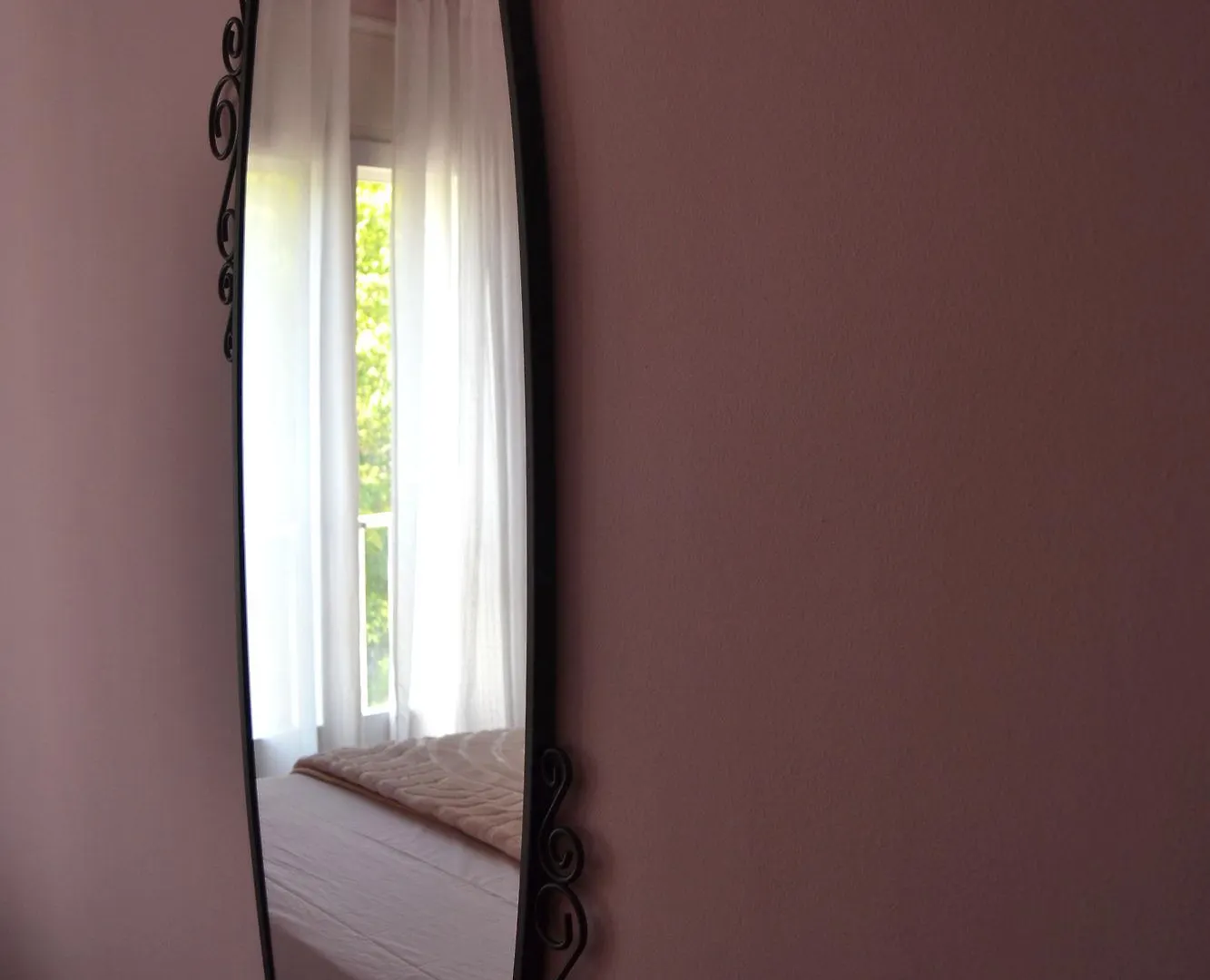 Hostal Isabel II Figueres  Guest house Figueres (Girona)