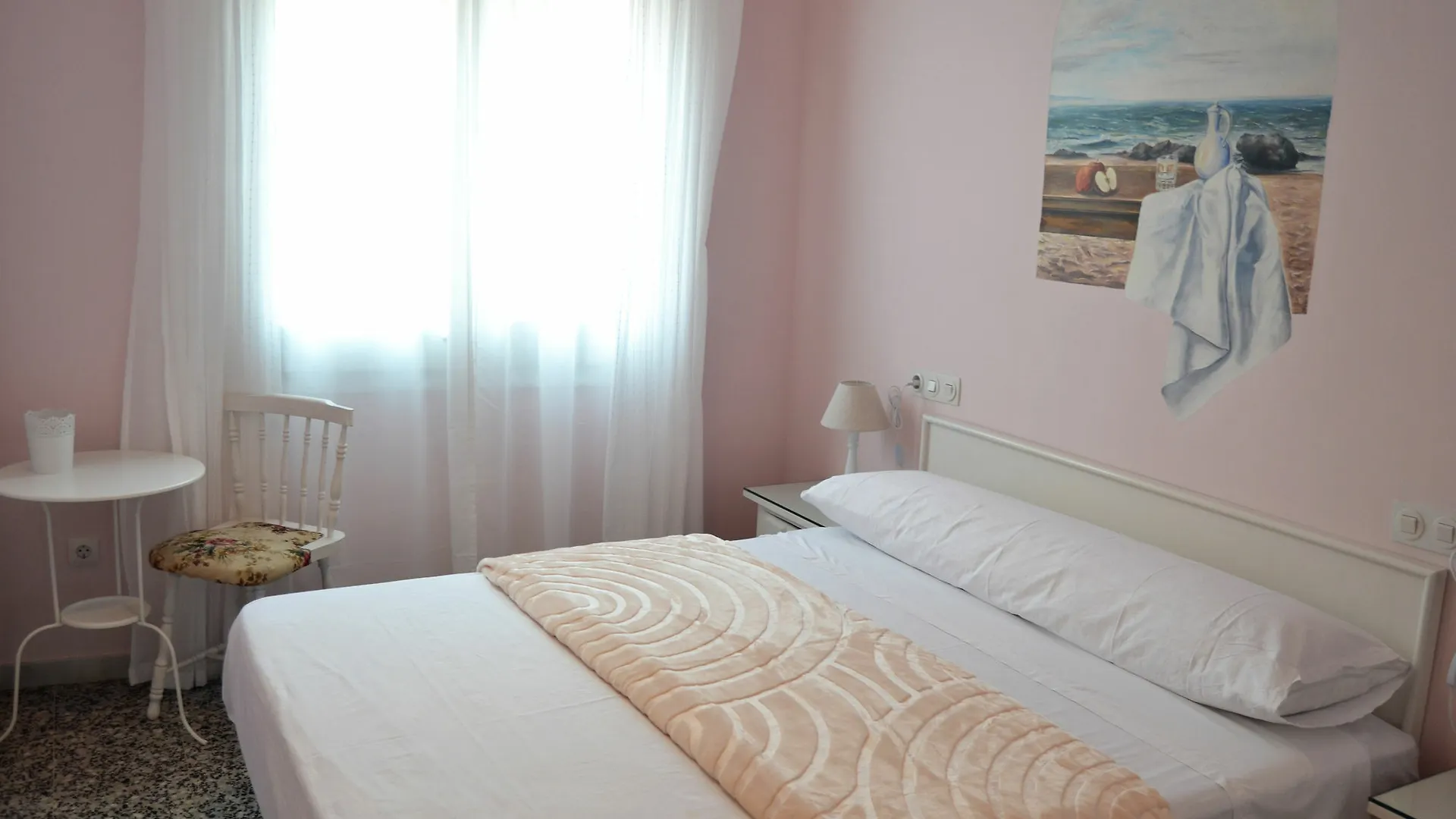 Hostal Isabel II Figueres  0*, Figueres (Girona)
